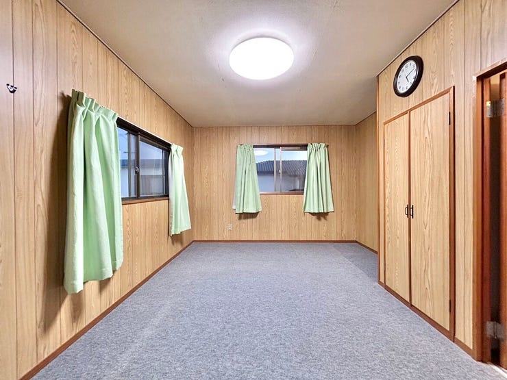 2階8.25帖洋室です◎
※内装リフォーム予定です♪