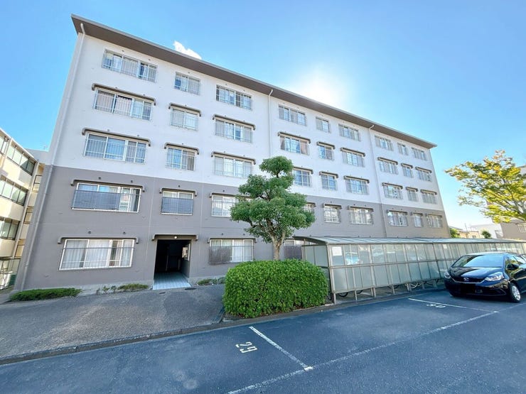 あたたかな陽が差し込む日当り良好の立地です。