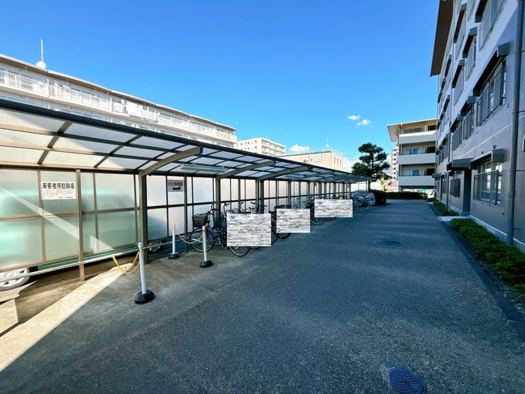 静かで落ち着いた閑静な住宅地です。
子育て世代の生活環境としても最適です◎