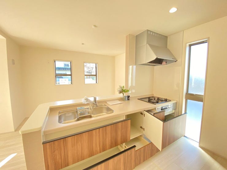 システムキッチンは収納も十分です♪