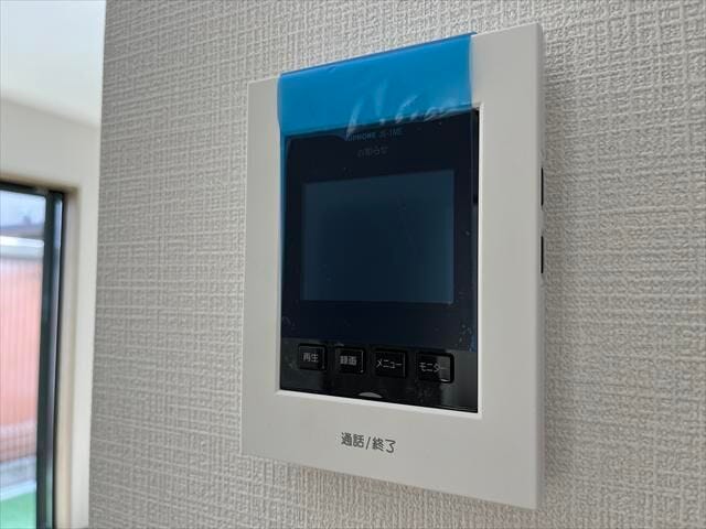 ◆モニター付きインターホン◆リビングに設置されています。来客者の顔を確認しながら通話ができます。
