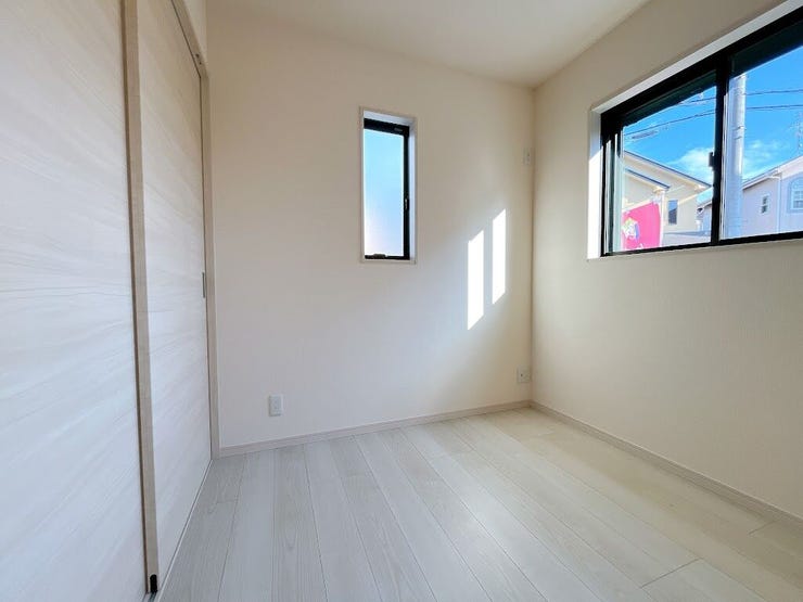 白を基調にした内装でインテリアが引き立ちます◎