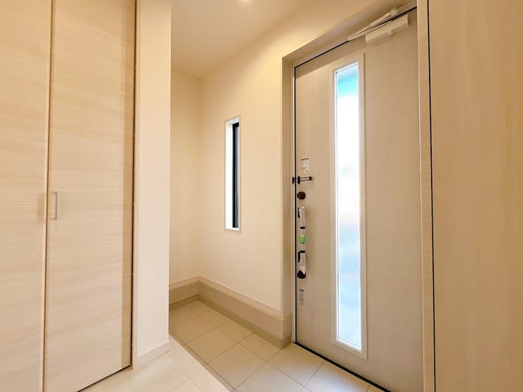 使い勝手の良い玄関収納があります。