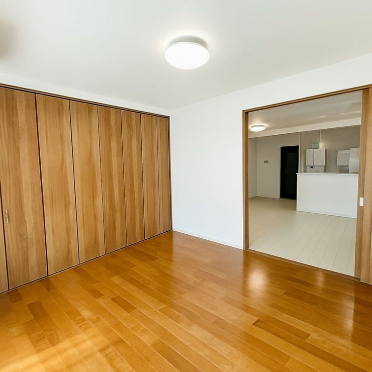 南向きのお部屋は陽当たりも良好◎
※家具消しの修正をしております。