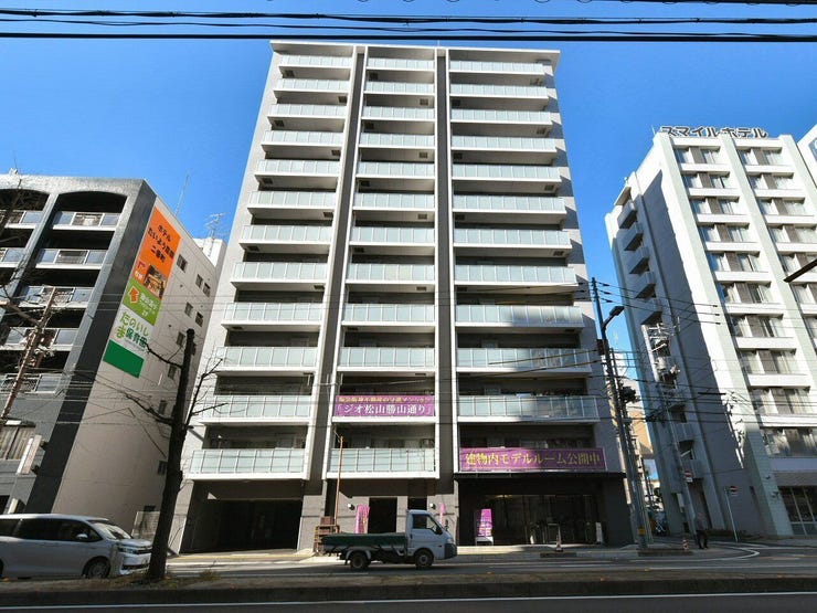 外観を東側より撮影