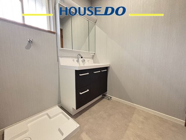 全体的に落ち着いた雰囲気の洗面所