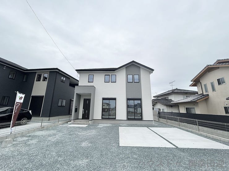 ■□■車と趣味の幅が広がる場所■□■単なる駐車スペースではない、洗車やタイヤ交換、DIYにも使える多目的な屋外スペースです。