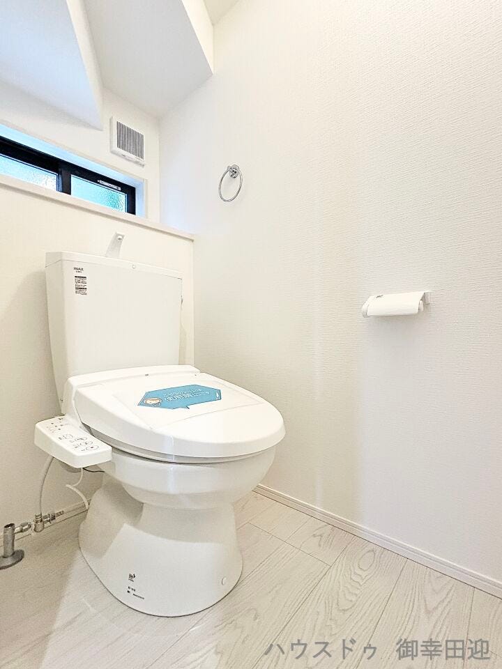 ■□■安らぎのひとときを提供する場所■□■清潔さと静けさを両立した空間。心落ち着くひとときを過ごせる、プライベートなレストルームです。