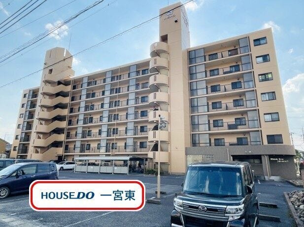 【外観】
1995年02月築のRC造りの7階建てマンションです。近隣にスーパーやドラッグストアがあり、お買い物に便利です。
名鉄「観音寺」駅 徒歩16分
学区:末広小学校・中部中学校