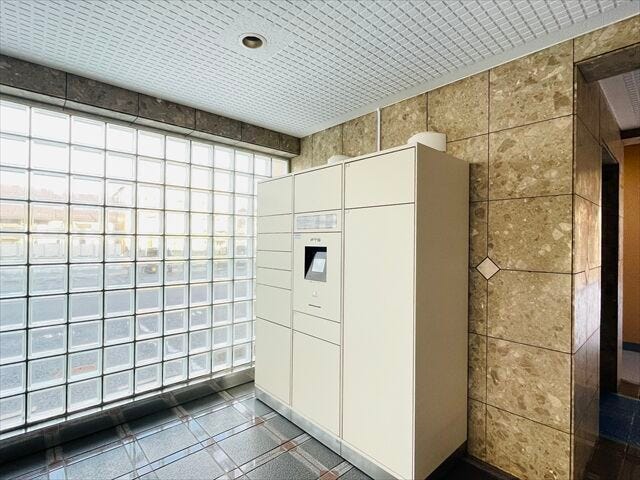 宅配ボックスを完備。いつでも気兼ねなく荷物が受け取れます。