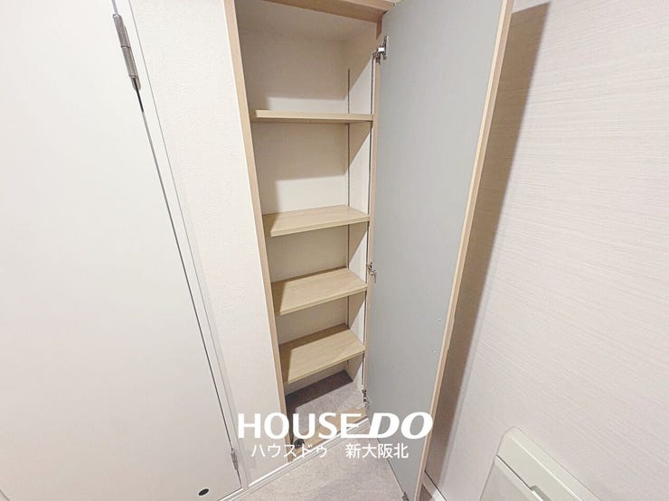 ■玄関にはシューズボックスの他にも収納がございます!
■趣味のアウトドア用品などを収納するのに役立ちますね!