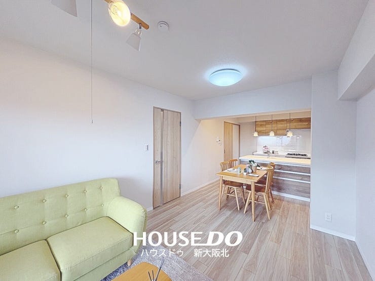 ■白を基調とした明るく開放的なリビング!ご家族との会話も弾みそうですね!
■白はどのような色とも相性がいいので、お客さま好みのコーディネートをお楽しみいただけます!