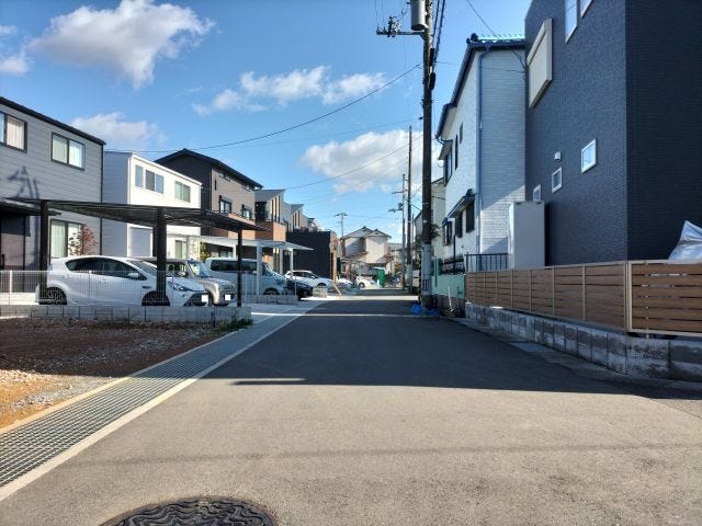 南側道路 西から東方向