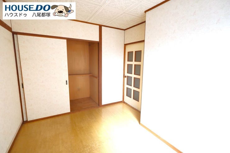 収納もあるためお部屋を広く使用できます♪