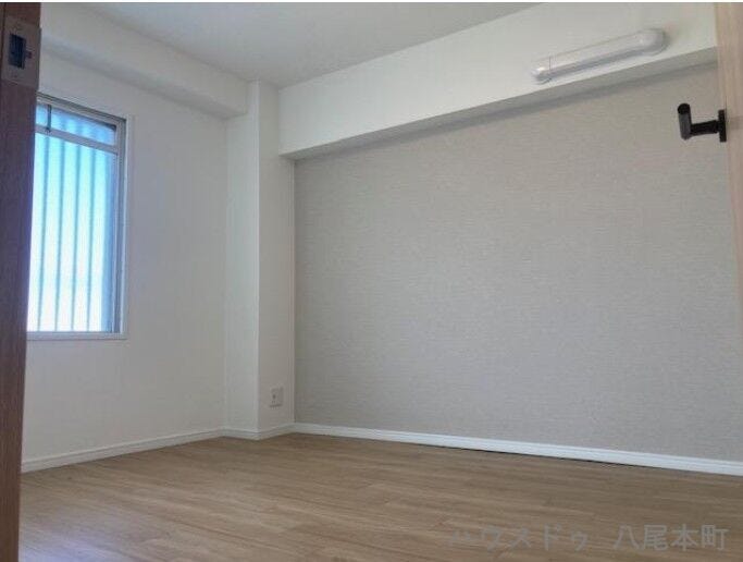 全室洋室仕様に変更予定。フローリングとクロス貼替で、明るく清潔感のあるプライベート空間です。