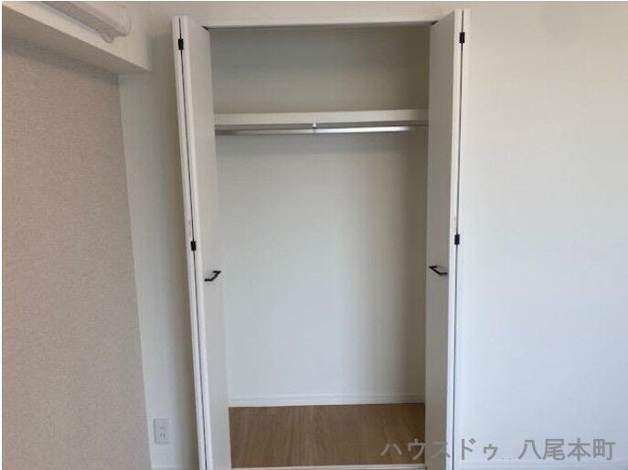 生活感を隠して収納できるクローゼット付き。整理整頓しやすく、快適な暮らしをサポートします。