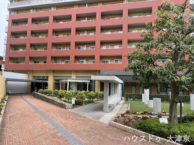 バリアフリー対応の入り口。安心の毎日を提供。