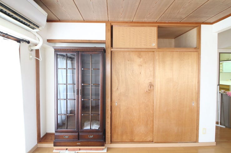 大きめの収納スペースは家族みんなの荷物が片付けられ、散らかりがちなリビングもすっきりとできます。