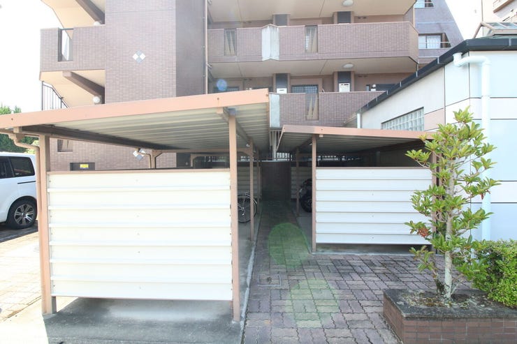 *駐輪場*
駐輪場を完備しているため、自転車での通勤・通学にも便利です!