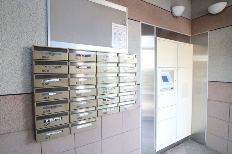 建物内にポストがございます!宅配ボックス付きで、不在時でも荷物の受け取りができるのが良いですね!