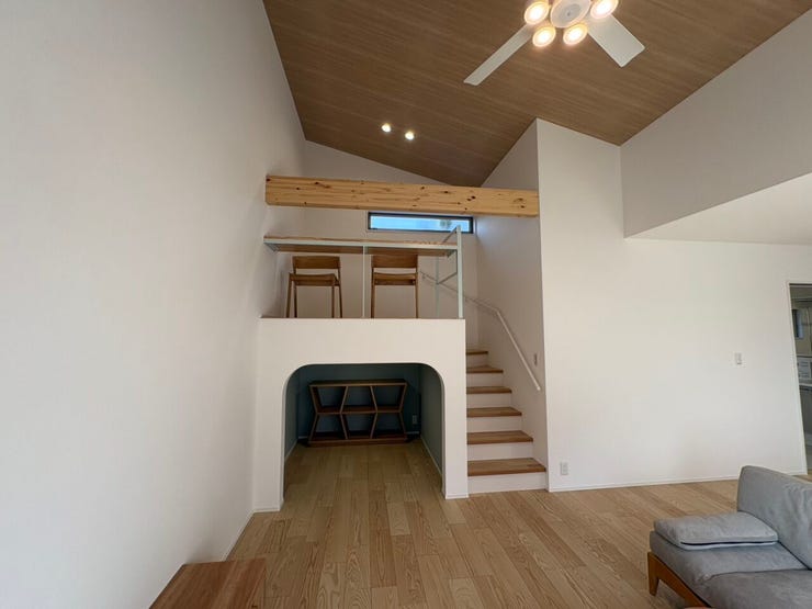 スキップフロアもあり、遊び心もある素敵なお家となっています♪