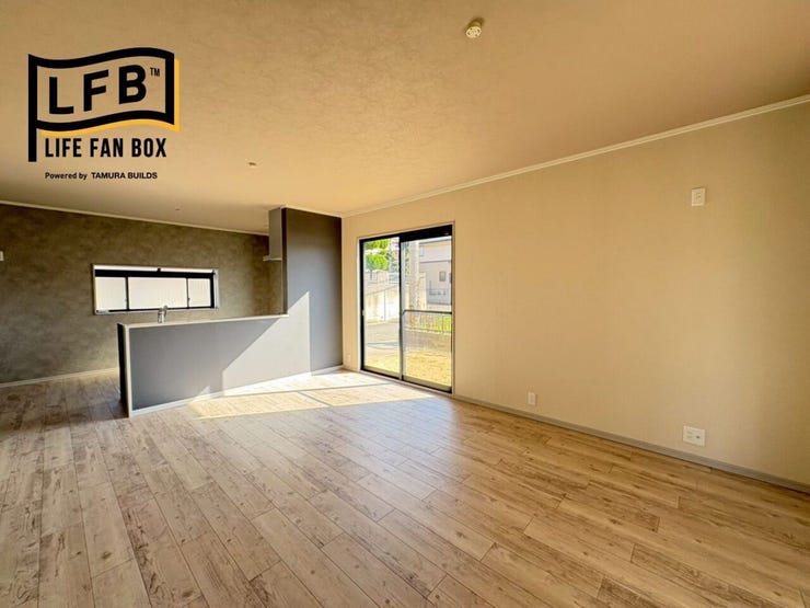 実際のリビングです♪とても広々としていますね♪リビングも3面採光で明るいですよ♪