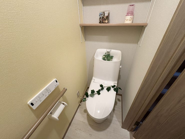 室内(2026年1月)撮影
◎本日案内可能◎
トイレは各階にあるため、夜中にトイレに行く際に階段を降りる必要がなくなり、安全かつ楽に利用できます♪