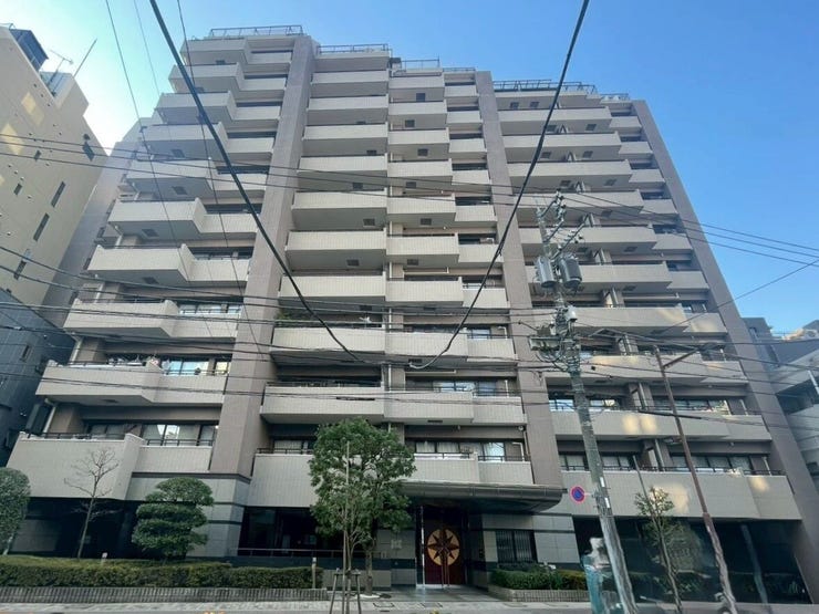 複数路線が利用可能、スーパーやドラッグストアなど利便施設も充実しております