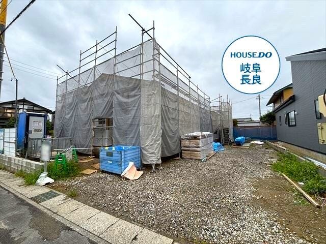 【外観】
JR東海道本線「穂積」駅、徒歩32分
岐阜バス「OKBふれあい会館」停、徒歩8分
小学校:市橋小学校
中学校:精華中学校