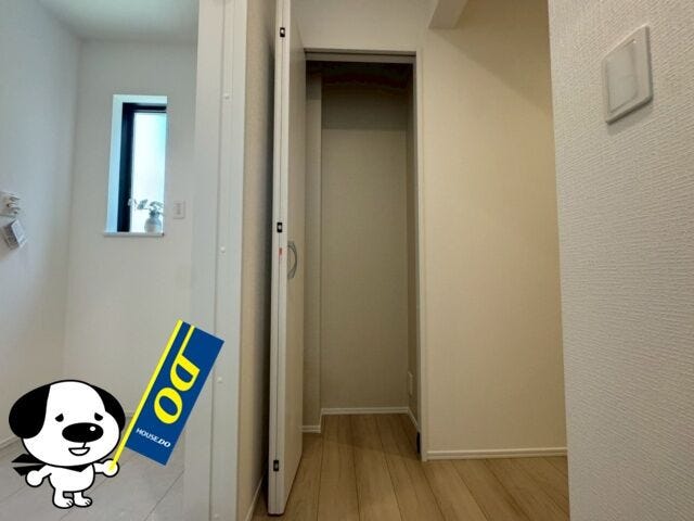 ちょこっとした収納があることで、消耗品のストックをするのにも便利です☆