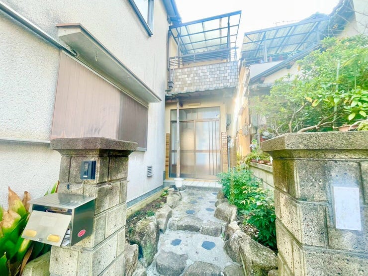 【外観】
伯太町2丁目のリフォーム済の物件です!