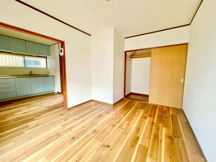 ナチュラルで清潔感のある洋室は、どんなインテリアも映える心地よい一部屋。