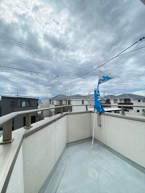 家族のお布団はこちらで干せます。お日さまの香りがふんわり香るフカフカのお布団なら、疲れた体もポカポカ温まりゆっくり休めますね。