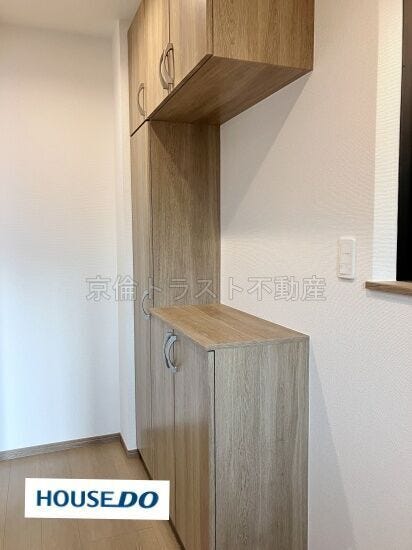 玄関には大容量のシューズボックスを設置。お好きなインテリアも飾れるタイプです♪