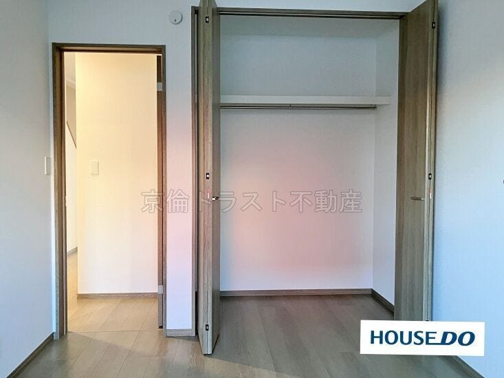 1階納戸(洋室)約6帖 クローゼット