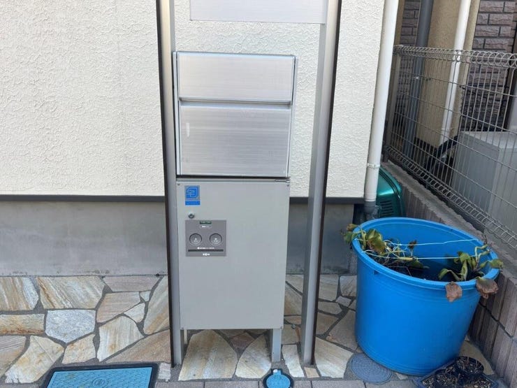 宅配ボックスがあり、不在時でもお荷物を安全に管理できます◎