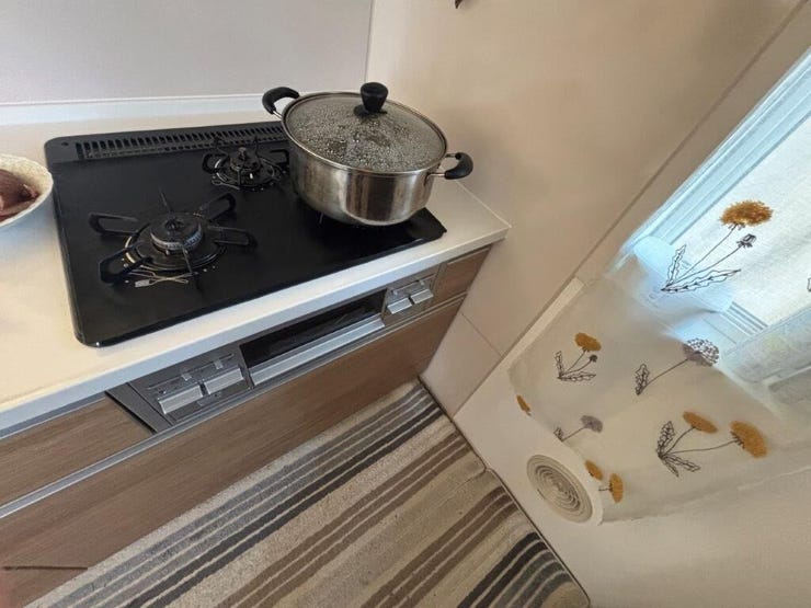 三口コンロなのでお料理好きな方はもちろん、時間短縮もバッチリです♪