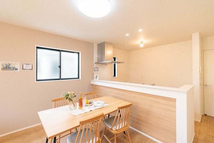 施工例 リビングを見渡せる対面キッチン♪