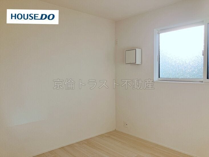 西側の洋室4.9帖