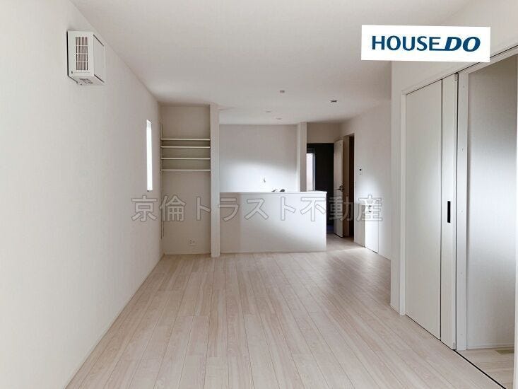 南に向かって南北に広がるLDKは約19.6帖!