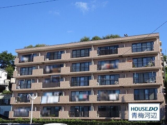 【外観】
小学校まで徒歩約10分圏内。コンビニ、ドラッグストアも近いので、便利な立地です!