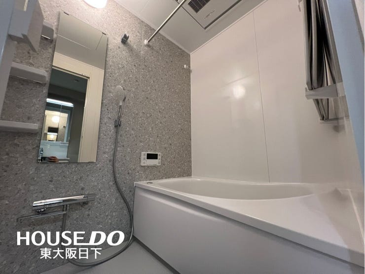 浴室:1日の疲れを癒すバスルームは、心地よいリラックスを叶える清潔感溢れる美しい空間です。心からゆったりと寛いでいただけるよう、ゆとりのスペースを確保してます♪