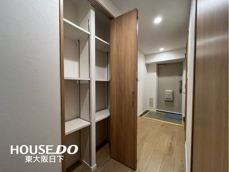 収納:広々としたお部屋には収納付き。しっかり整頓できますね!