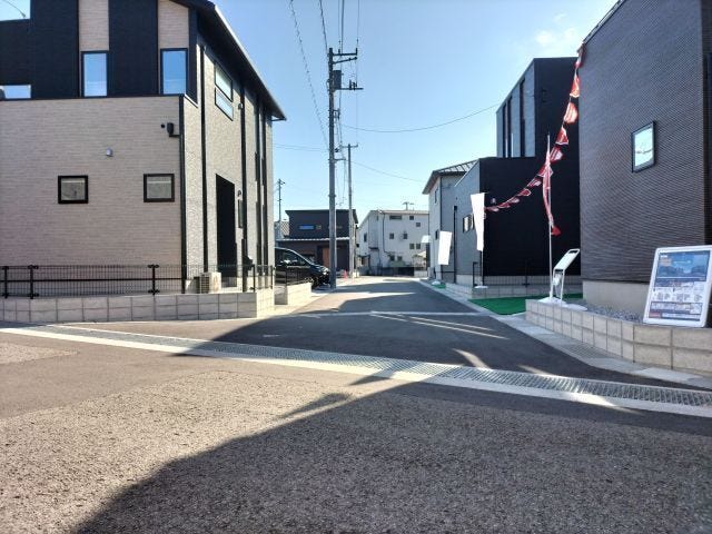 東側道路 北から南方向