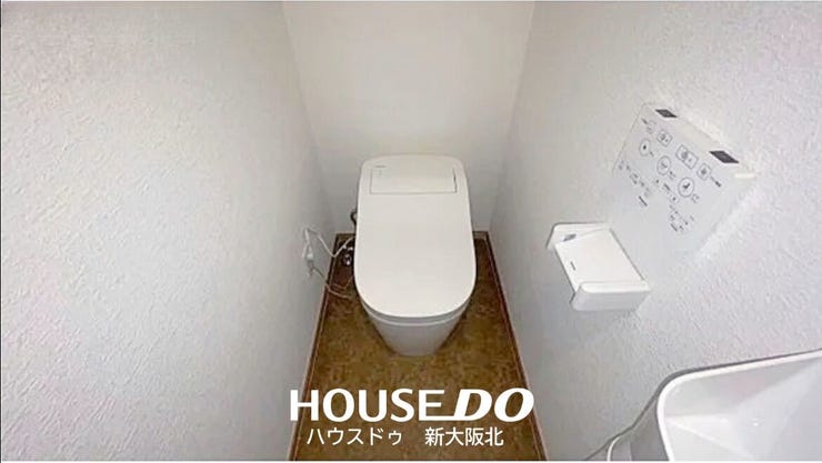 ■タンクレストイレはつなぎ目や凹凸が少なく、汚れやほこりがたまりにくいので掃除が楽です!
■毎日の簡単なお手入れで清潔なトイレをキープできます◎