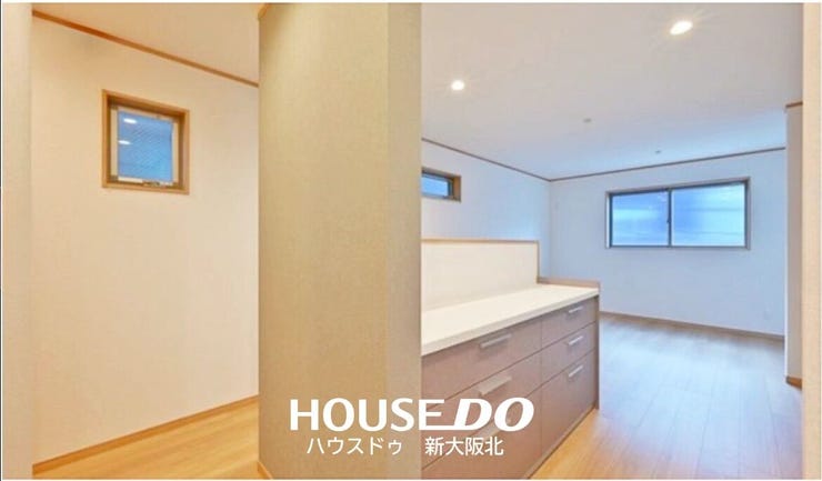 ■リビングにはオシャレなダウンライトを設置!
■ダウンライトは埋め込み式なのでホコaリが溜まりにくくお掃除もラクラクです!