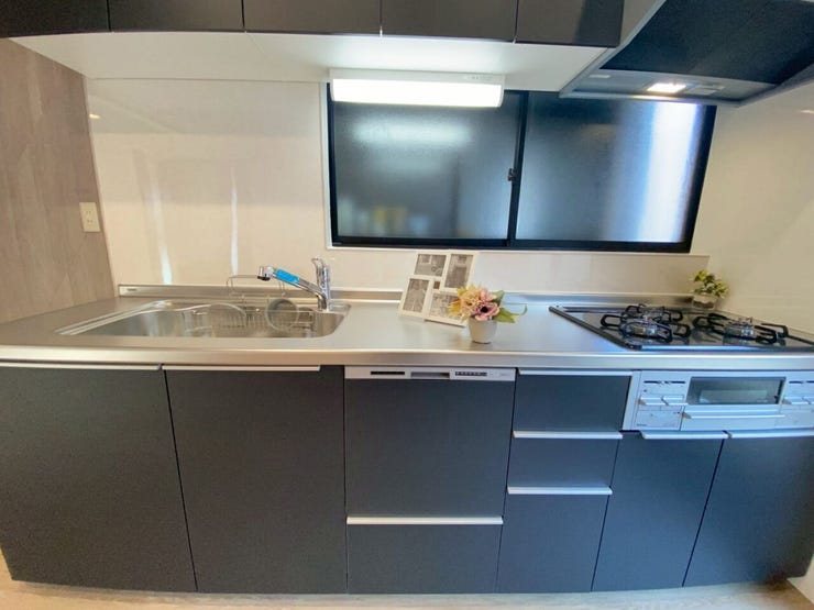 システムキッチン
3口コンロ
食洗器付きで
家事をサポート!