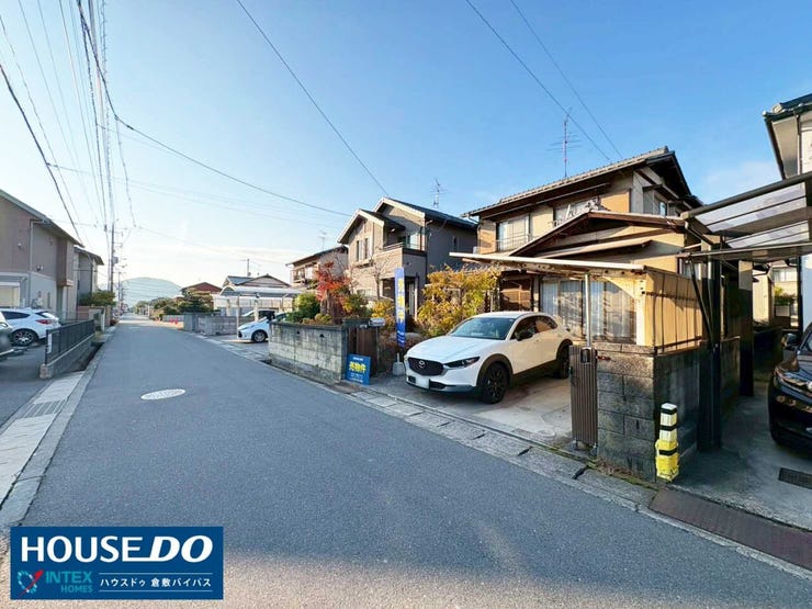 【自由な発想で描く、理想の住まい】
南側道路に面し、開放感抜群の好立地!解体更地渡し&建築条件なしなので、お好きなハウスメーカーで家族のこだわりを詰め込んだ家づくりを存分に楽しめますよ♪