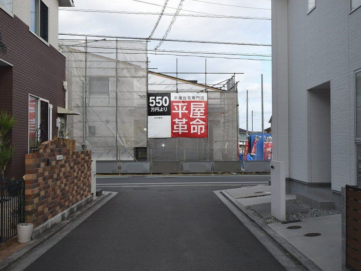 西側道路