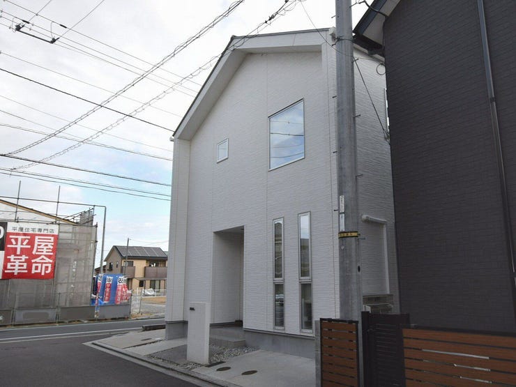 外観を南西側より撮影